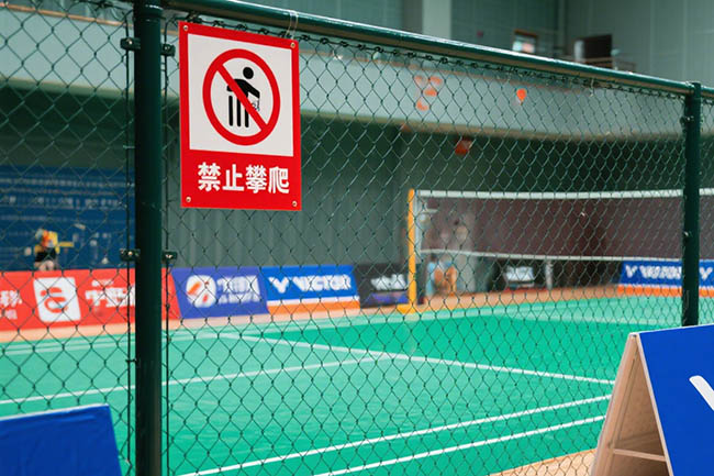 亲历者分享：体育场围网怎么买？看材质、比价格、选对厂家很重要(图2)