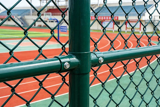 球场围网价差超百元？3 个核心维度帮你精准控预算，不花冤枉钱(图1)