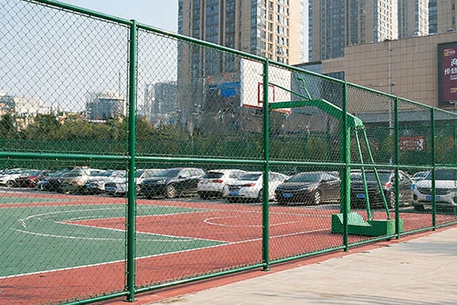球场围网采购别只盯价格！3 步选对，省 30% 成本还耐用(图1)