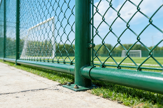 球场围网报价差一半？懂行的都找直供厂，省成本还不踩坑(图1)