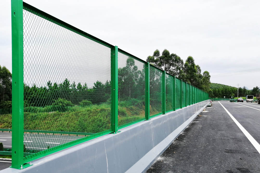 河北犇顶围栏桥梁防抛网守护城西高速安全